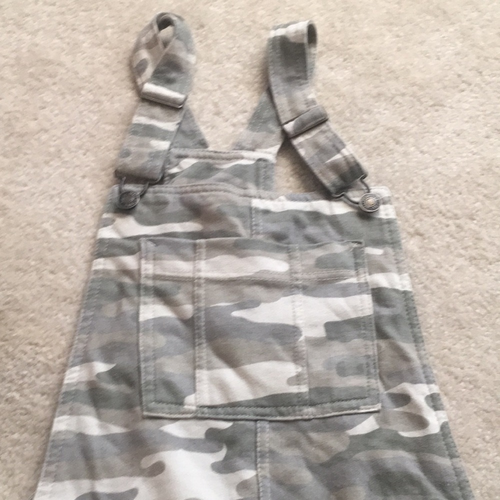 NWT wallflower camo bib overalls - Picture 3 of 12